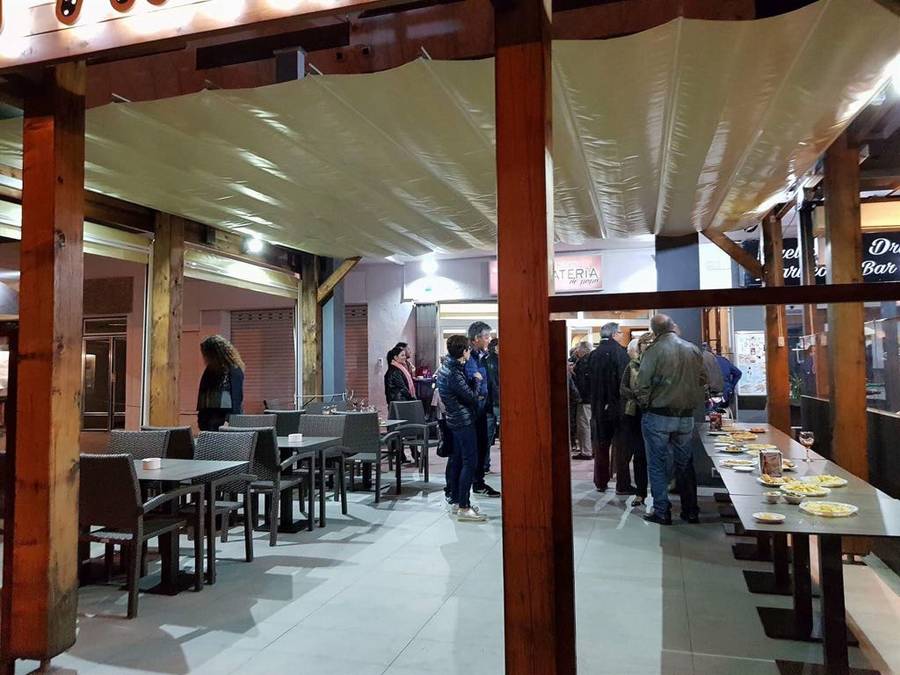 Restaurant ''Patateria'' al centre d'Empuriabrava