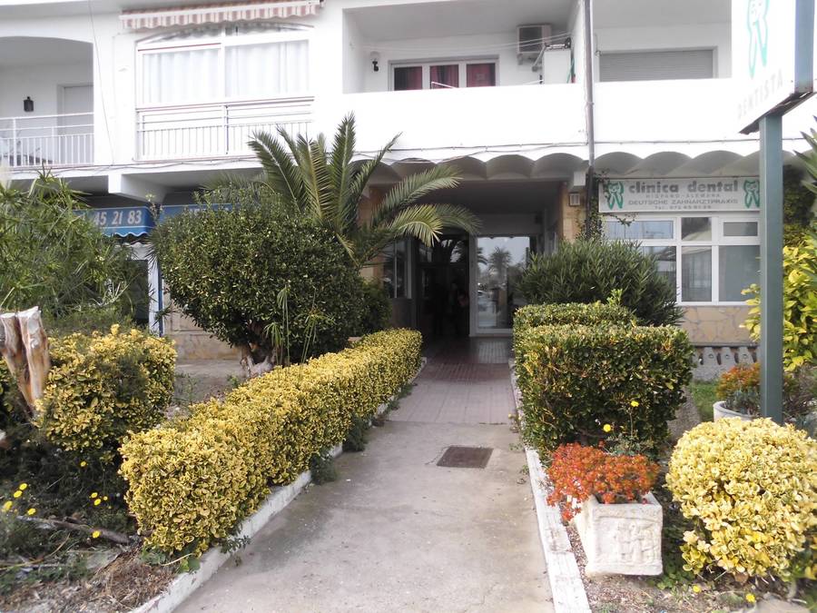 Coquet appartement vue mer et port d'Empuriabrava en vente