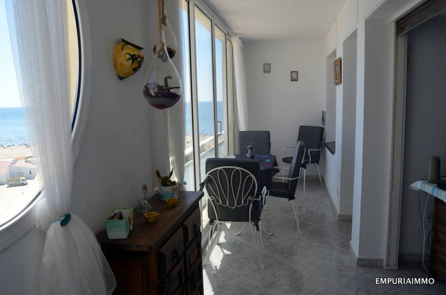 Excelente apartamento con vistas al mar